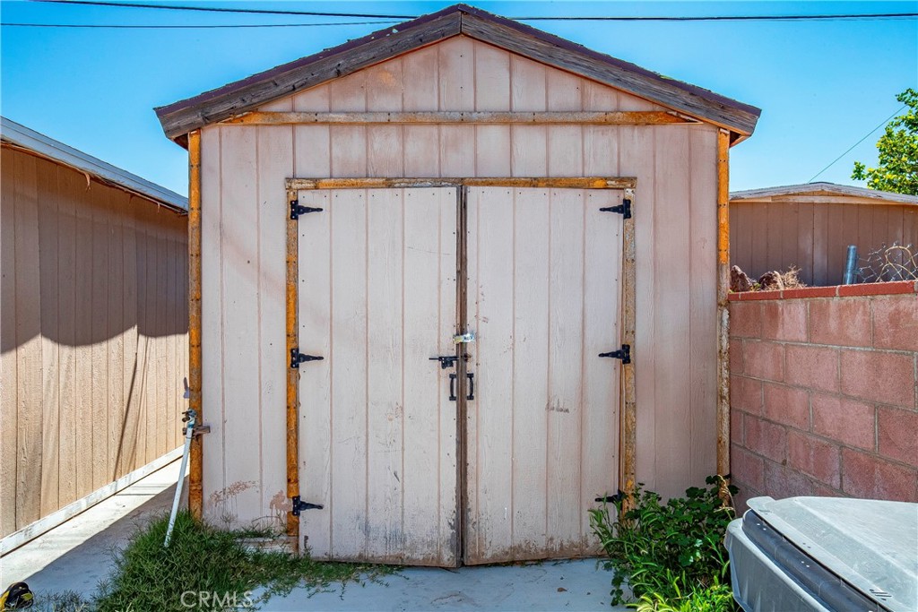 https://media.crmls.org/medias/9e9a2af7-e740-499f-bbc0-f4076a77012f.jpg?preset=X-Large
