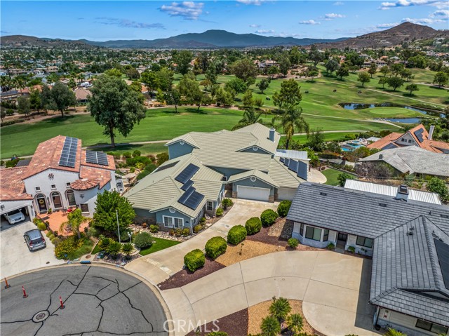 Detail Gallery Image 4 of 47 For 30700 Spyglass Way, Menifee,  CA 92587 - 5 Beds | 3/1 Baths