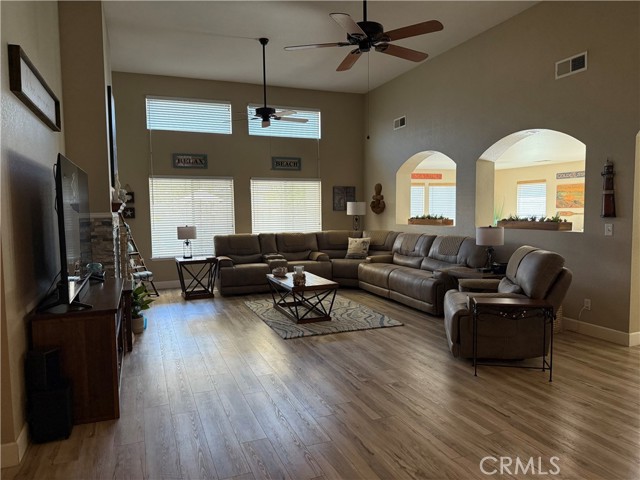 Detail Gallery Image 8 of 46 For 4525 Biltmore, Chowchilla,  CA 93610 - 3 Beds | 2 Baths