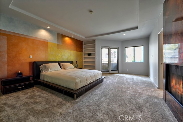 12841 Bloomfield Street, Studio City CA: https://media.crmls.org/medias/9e9ae603-d8cc-4b01-9631-b192abb48eff.jpg
