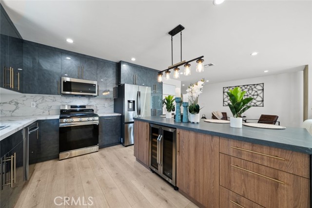 Detail Gallery Image 29 of 33 For 20356 Gresham St, Los Angeles,  CA 91306 - 4 Beds | 2/1 Baths
