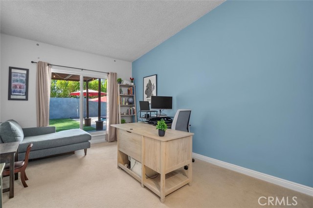 23701 Clarendon Street, Woodland Hills CA: https://media.crmls.org/medias/9e9b93be-d9b2-416c-acd3-6fed6f4bb9ac.jpg