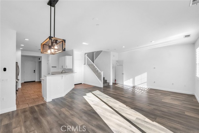 16710 Nicklaus Drive, Sylmar CA: https://media.crmls.org/medias/9e9b9c7f-6cac-4b7f-8e33-779381fe469a.jpg