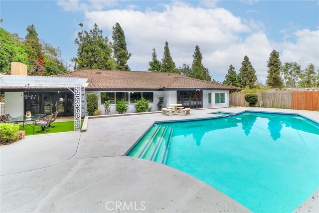 2225 Terraza Place, Fullerton CA: https://media.crmls.org/medias/9e9be76d-4a90-4e3a-a469-2adc56f85b21.jpg