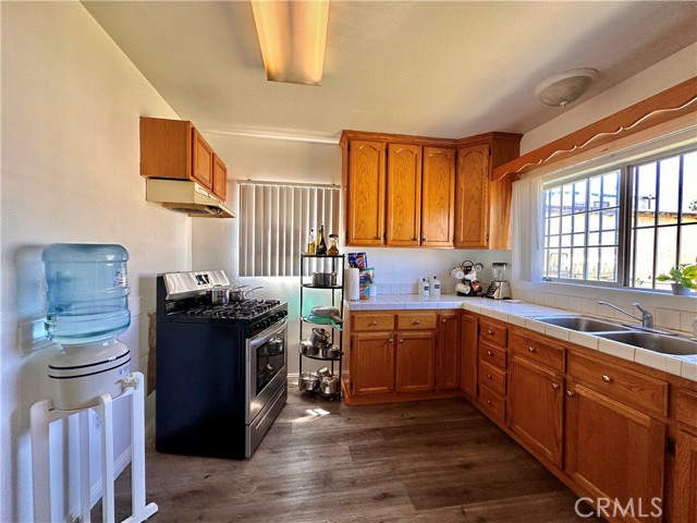 Detail Gallery Image 3 of 63 For 1528 N F St, San Bernardino,  CA 92405 - 4 Beds | 2/2 Baths