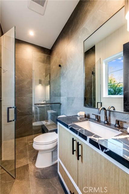 Detail Gallery Image 40 of 55 For 5323 Allott Ave, Sherman Oaks,  CA 91401 - 4 Beds | 4/1 Baths