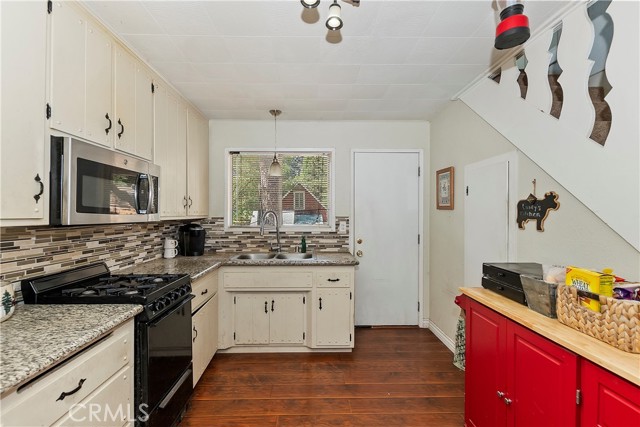 Detail Gallery Image 7 of 23 For 22934 Waters Dr, Crestline,  CA 92325 - 1 Beds | 1/1 Baths