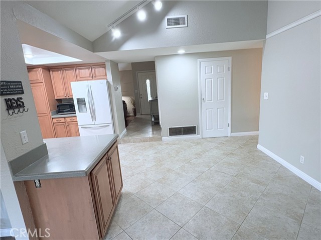 Detail Gallery Image 6 of 25 For 2081 Nantucket Place, Tustin,  CA 92780 - 4 Beds | 2 Baths