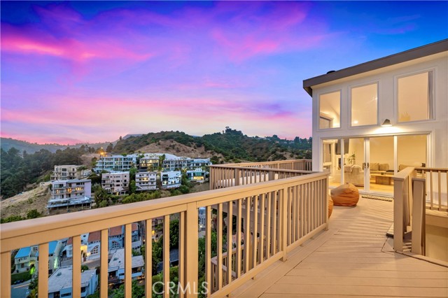 Detail Gallery Image 18 of 34 For 6413 La Punta Dr, Los Angeles,  CA 90068 - 4 Beds | 2/1 Baths