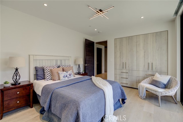 405 26th Street, Manhattan Beach, California 90266, 4 Bedrooms Bedrooms, ,1 BathroomBathrooms,Residential,Sold,26th Street,SB21203664