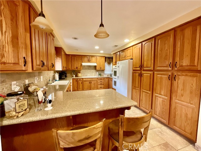 10195 Shangri La Avenue, Hesperia CA: https://media.crmls.org/medias/9e9eef07-bdff-4947-a8d8-81be8f4e6b7a.jpg