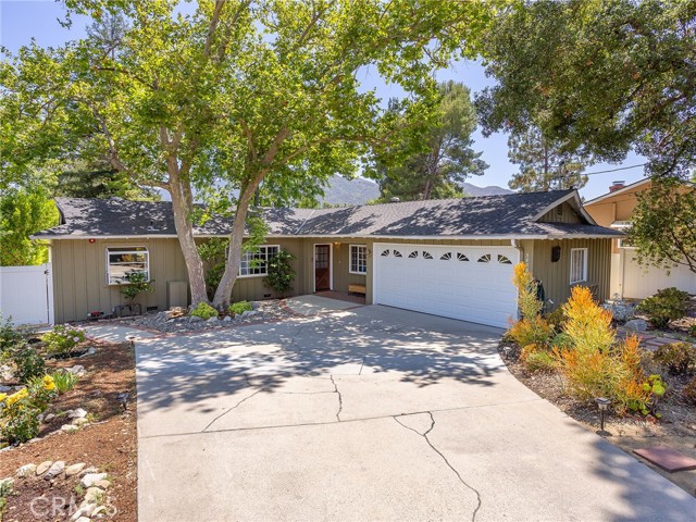3828 2nd Avenue, La Crescenta CA: https://media.crmls.org/medias/9e9efb16-90f9-409e-b02f-177805455b71.jpg