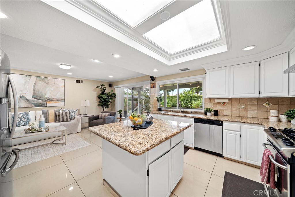 MLS #OC25267288 image #16