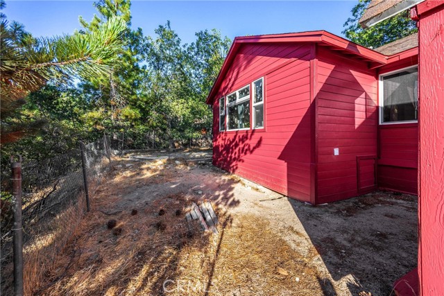 Detail Gallery Image 28 of 30 For 32876 Lone Pine Dr, Running Springs,  CA 92382 - 2 Beds | 1 Baths