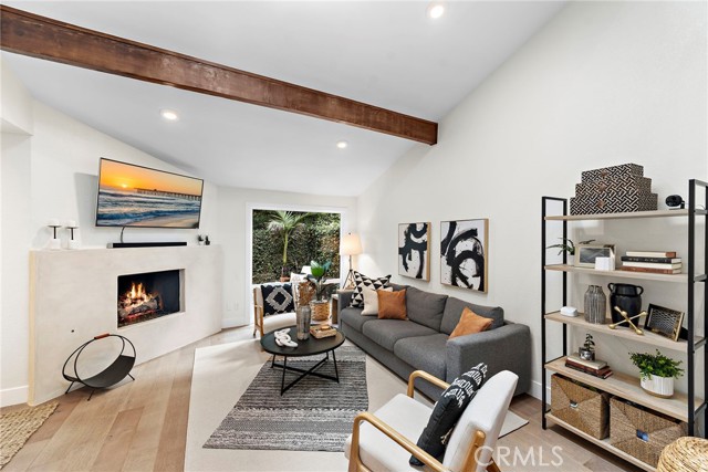 Detail Gallery Image 7 of 35 For 12628 Newport Ave, Tustin,  CA 92780 - 2 Beds | 2/1 Baths