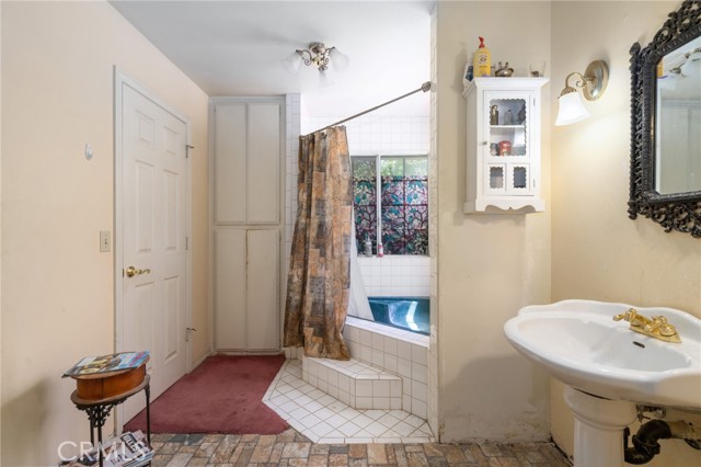 Detail Gallery Image 16 of 30 For 8021 Macron St, Oak Hills,  CA 92344 - 3 Beds | 2/1 Baths