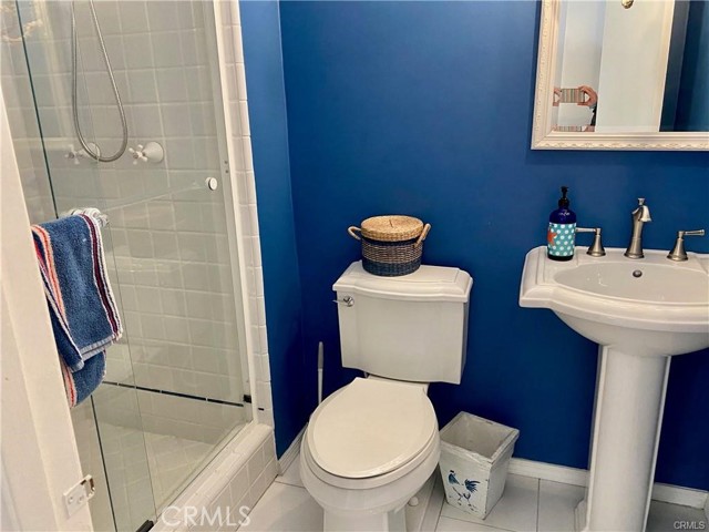 Detail Gallery Image 9 of 11 For 120 Diamond Ave, Newport Beach,  CA 92662 - 4 Beds | 3 Baths