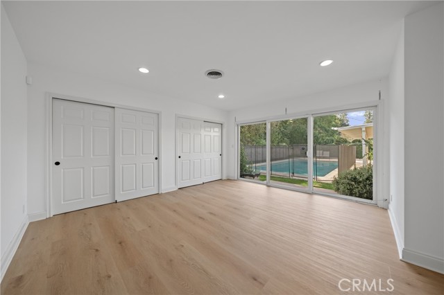 Detail Gallery Image 26 of 35 For 23000 Brenford Street, Woodland Hills,  CA 91364 - 4 Beds | 4 Baths