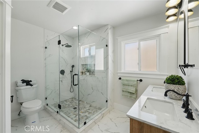 2111 S Bronson Ave, Los Angeles CA: https://media.crmls.org/medias/9ea20624-7f0d-4da4-a38d-11895c61bd79.jpg
