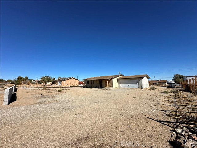 Detail Gallery Image 2 of 40 For 4851 Avenida La Manana, Joshua Tree,  CA 92252 - 3 Beds | 2 Baths