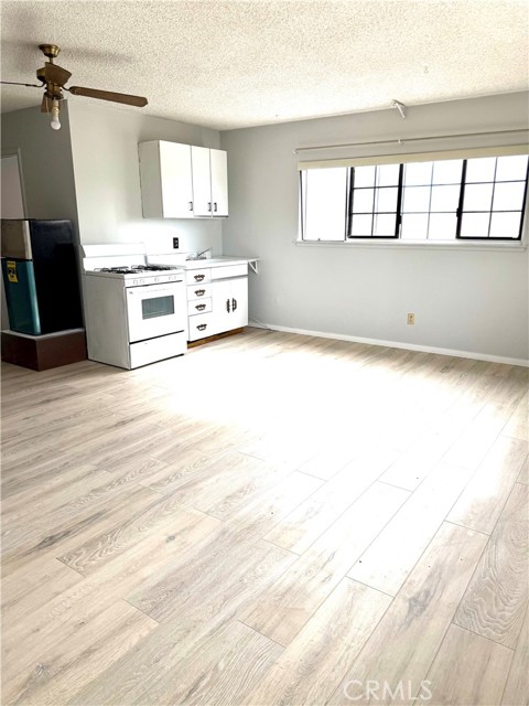 Front Image Thumbnail for CRSR26017061