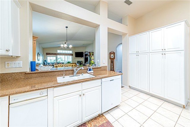 Detail Gallery Image 9 of 28 For 24172 Calle Artino, Murrieta,  CA 92562 - 3 Beds | 2 Baths