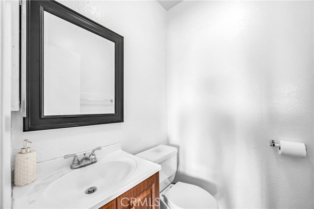 Detail Gallery Image 12 of 12 For 9054 Willis #21,  Panorama City,  CA 91402 - 2 Beds | 1/1 Baths