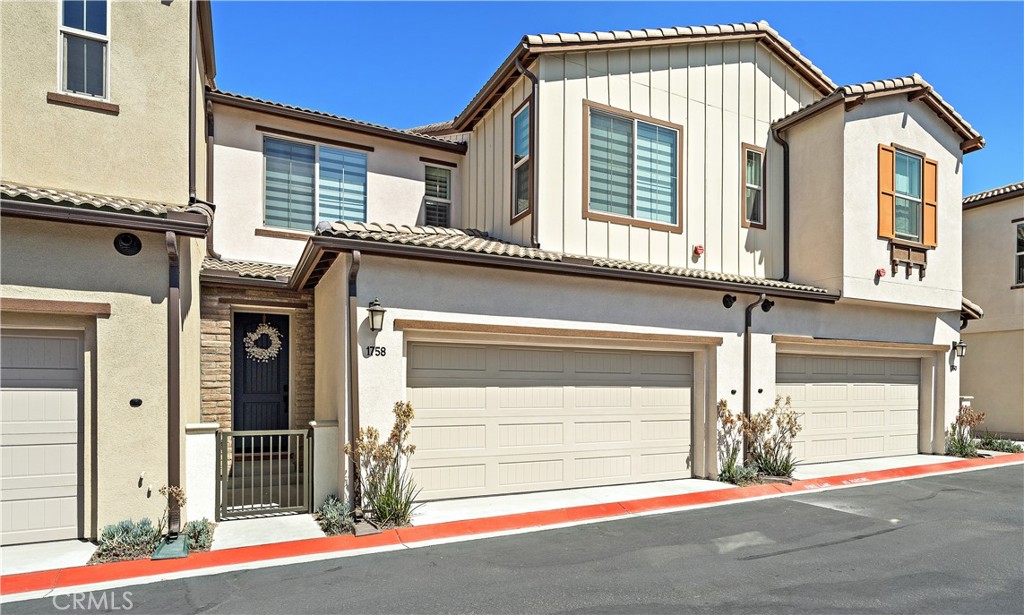 1758 Valley Oak Way