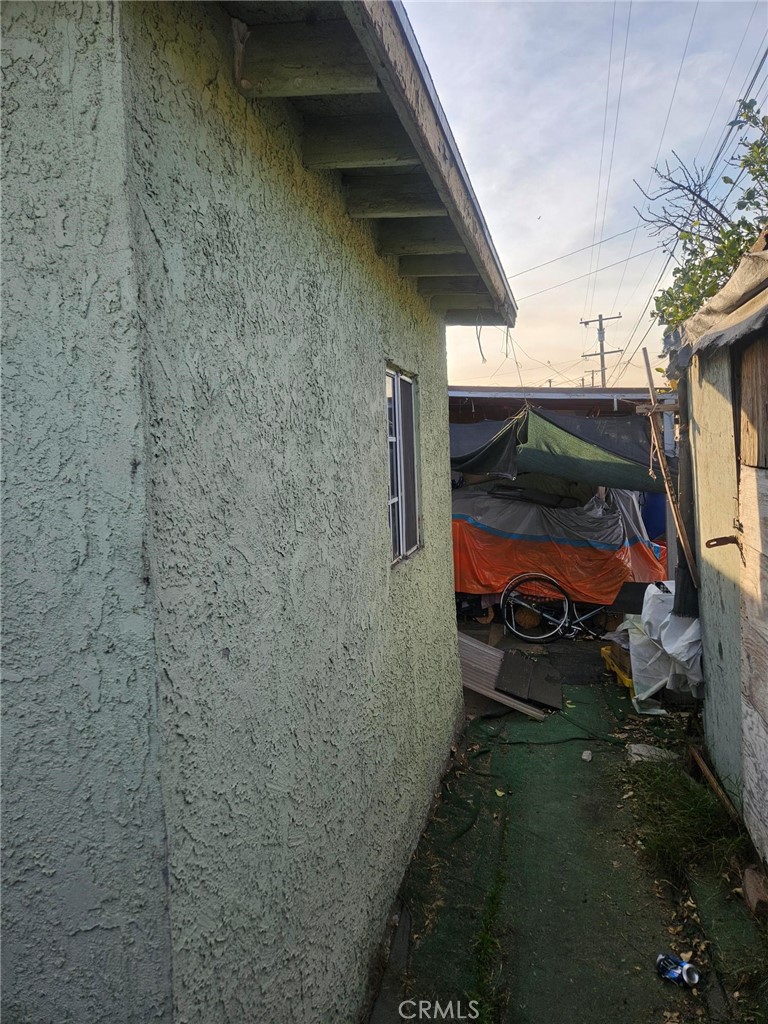 https://media.crmls.org/medias/9ea3784f-e99c-4b4e-a8b9-42ab0049f7f6.jpg?preset=X-Large