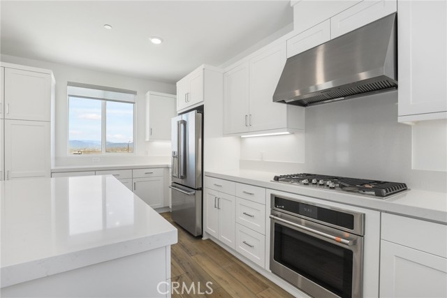 Detail Gallery Image 10 of 28 For 27109 Tamarack Ln, Valencia,  CA 91381 - 4 Beds | 2/1 Baths
