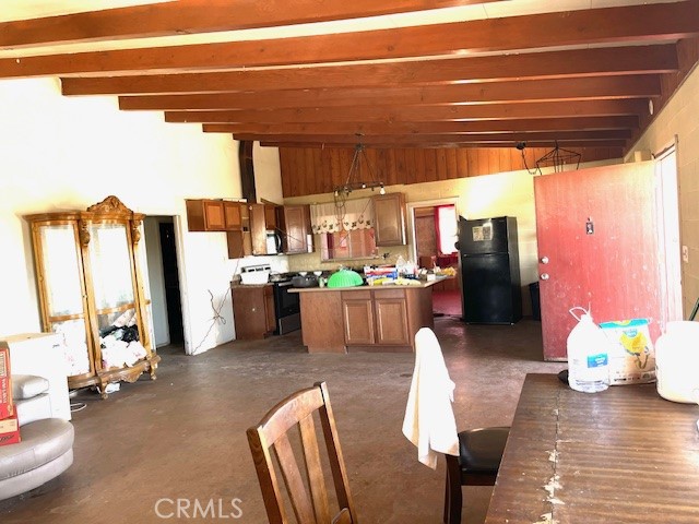 10750 Sheep Creek Road, Phelan, California 92371, ,Residential Income,For Sale,10750 Sheep Creek Road,CRSW24034252