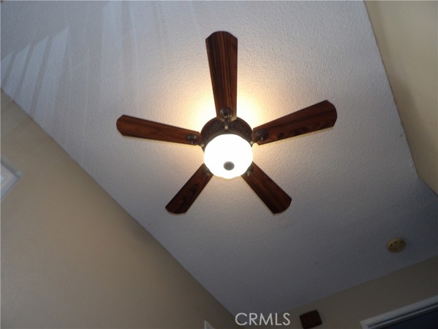 2175 Aspenwood Court, San Bernardino CA: https://media.crmls.org/medias/9ea4cff8-310e-4f36-b113-649372091d98.jpg