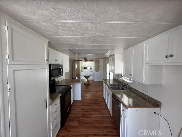 Detail Gallery Image 5 of 49 For 22895 Skylink Dr, Canyon Lake,  CA 92587 - 2 Beds | 2 Baths