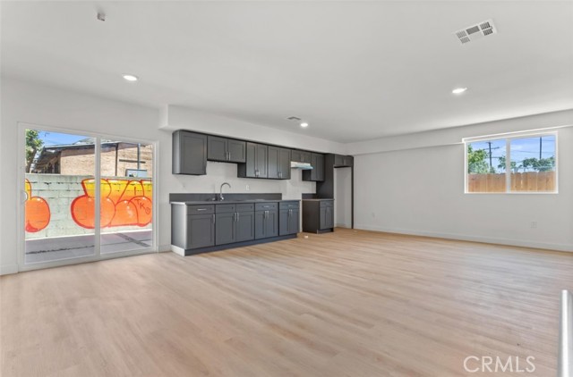 Detail Gallery Image 36 of 45 For 703 W 80th St, Los Angeles,  CA 90044 - 4 Beds | 4 Baths