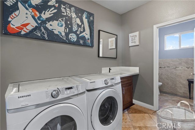 710 E 2nd Street, Santa Ana CA: https://media.crmls.org/medias/9ea5b1db-5846-47ab-90f8-94d15bfc5539.jpg
