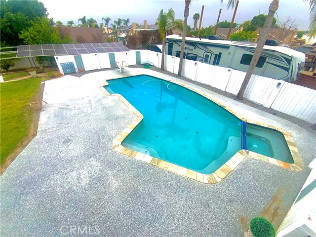 2416 Hialeah Circle, Norco CA: https://media.crmls.org/medias/9ea5fb4a-2561-45cf-b76e-2a70e7f50ce6.jpg