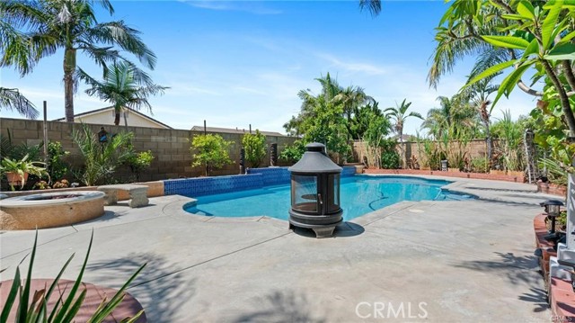 Image 62 of 65 For 13726 Kiwi Avenue