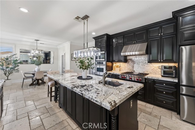 Detail Gallery Image 19 of 44 For 2634 Old Windmill Ct, Riverside,  CA 92503 - 5 Beds | 4/1 Baths