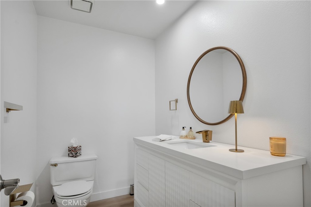 https://media.crmls.org/medias/9ea6f796-cf0a-4555-be2b-f173449a690e.jpg?preset=X-Large