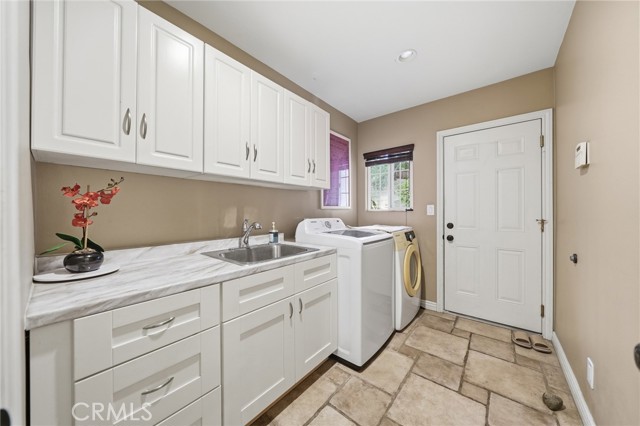 Detail Gallery Image 9 of 56 For 706 Nancy Ln, Fullerton,  CA 92831 - 4 Beds | 2/1 Baths