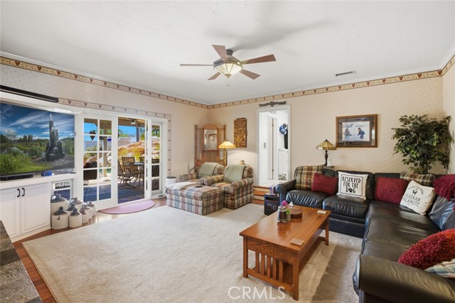 Detail Gallery Image 7 of 53 For 2033 Holiday, Newport Beach,  CA 92660 - 5 Beds | 7/1 Baths