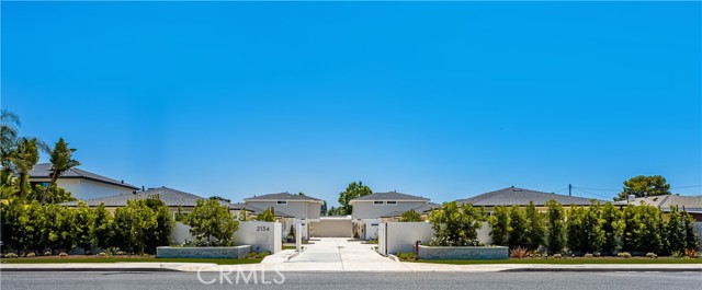 2134 Orange Avenue, Costa Mesa CA: https://media.crmls.org/medias/9ea842fc-dc46-4262-8103-c34262ea641e.jpg