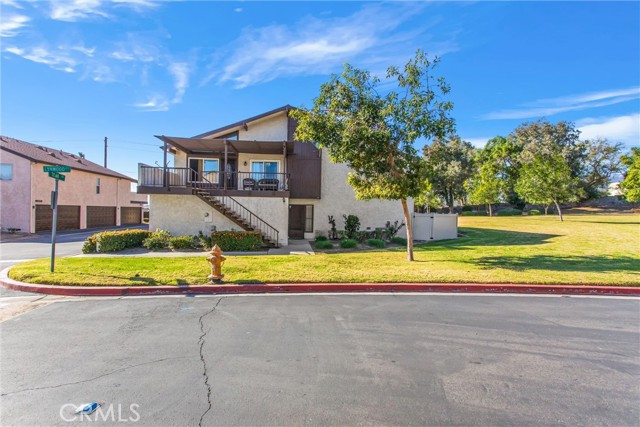 Detail Gallery Image 4 of 28 For 2056 Teak Ct, San Bernardino,  CA 92404 - 2 Beds | 1 Baths