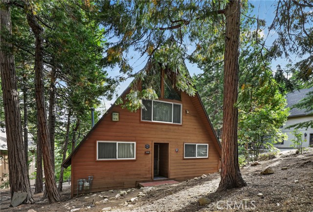 815 Zurich Drive, Lake Arrowhead, CA 92352