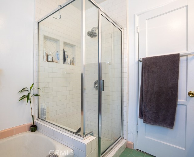 Detail Gallery Image 23 of 61 For 3735 Arbolada, Los Angeles,  CA 90027 - – Beds | – Baths