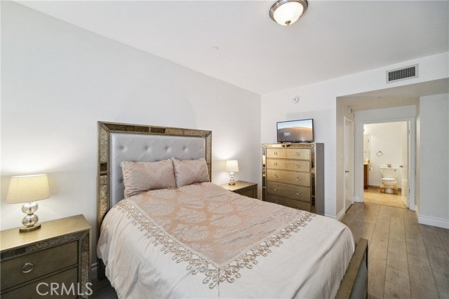 Detail Gallery Image 14 of 30 For 13951 Sherman Way #204,  Van Nuys,  CA 91405 - 2 Beds | 2 Baths