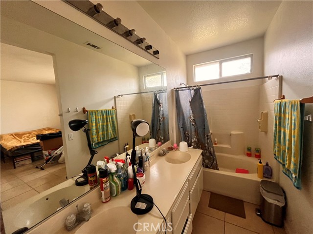 Detail Gallery Image 9 of 14 For 1094 Valley View Dr, San Bernardino,  CA 92408 - 4 Beds | 2 Baths