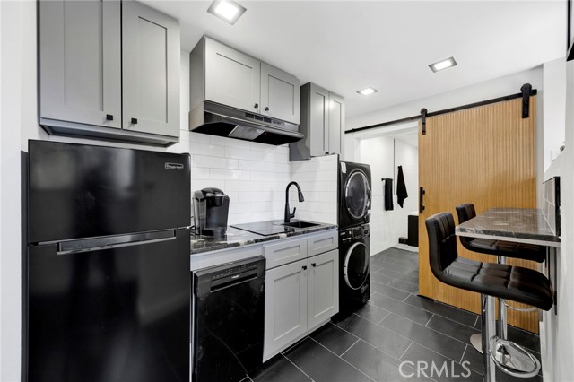 Detail Gallery Image 28 of 44 For 4009 Weslin Ave, Sherman Oaks,  CA 91423 - 3 Beds | 3 Baths