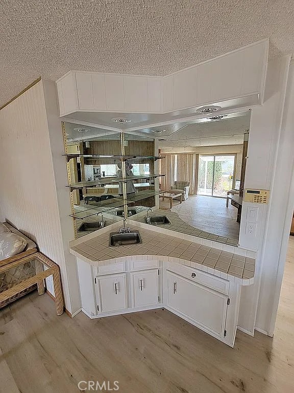 18 Tahquitz Court, Camarillo CA: https://media.crmls.org/medias/9eab9704-bcd6-4041-863a-ba50f5800130.jpg