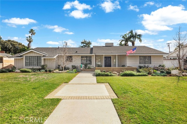 Detail Gallery Image 3 of 31 For 12392 Country Lane, North Tustin,  CA 92705 - 4 Beds | 3 Baths